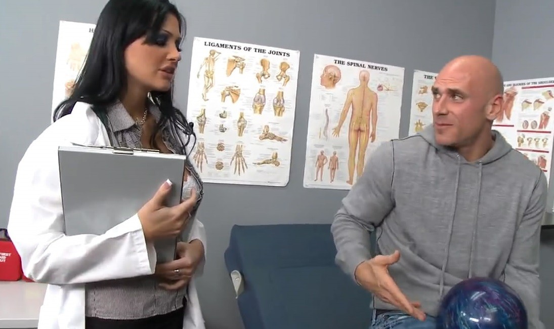 Женщина врач соблазняет своего пациента - порно видео на massage-couples.ru