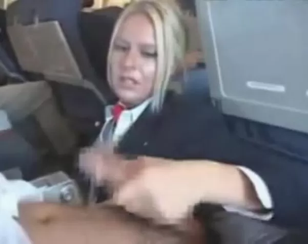 Русская стюардесса после пикапа согласилась на секс с незнакомцем прямо на камеру